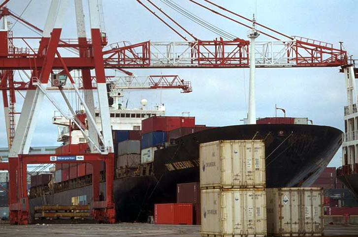 集裝箱運(yùn)輸?shù)奶攸c(diǎn)1.jpg 集裝箱運(yùn)輸?shù)奶攸c(diǎn)1.jpg