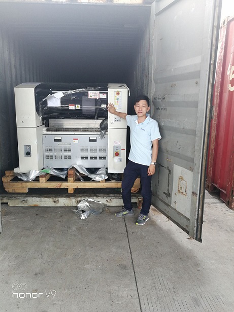 貼片機1.jpg 貼片機1.jpg