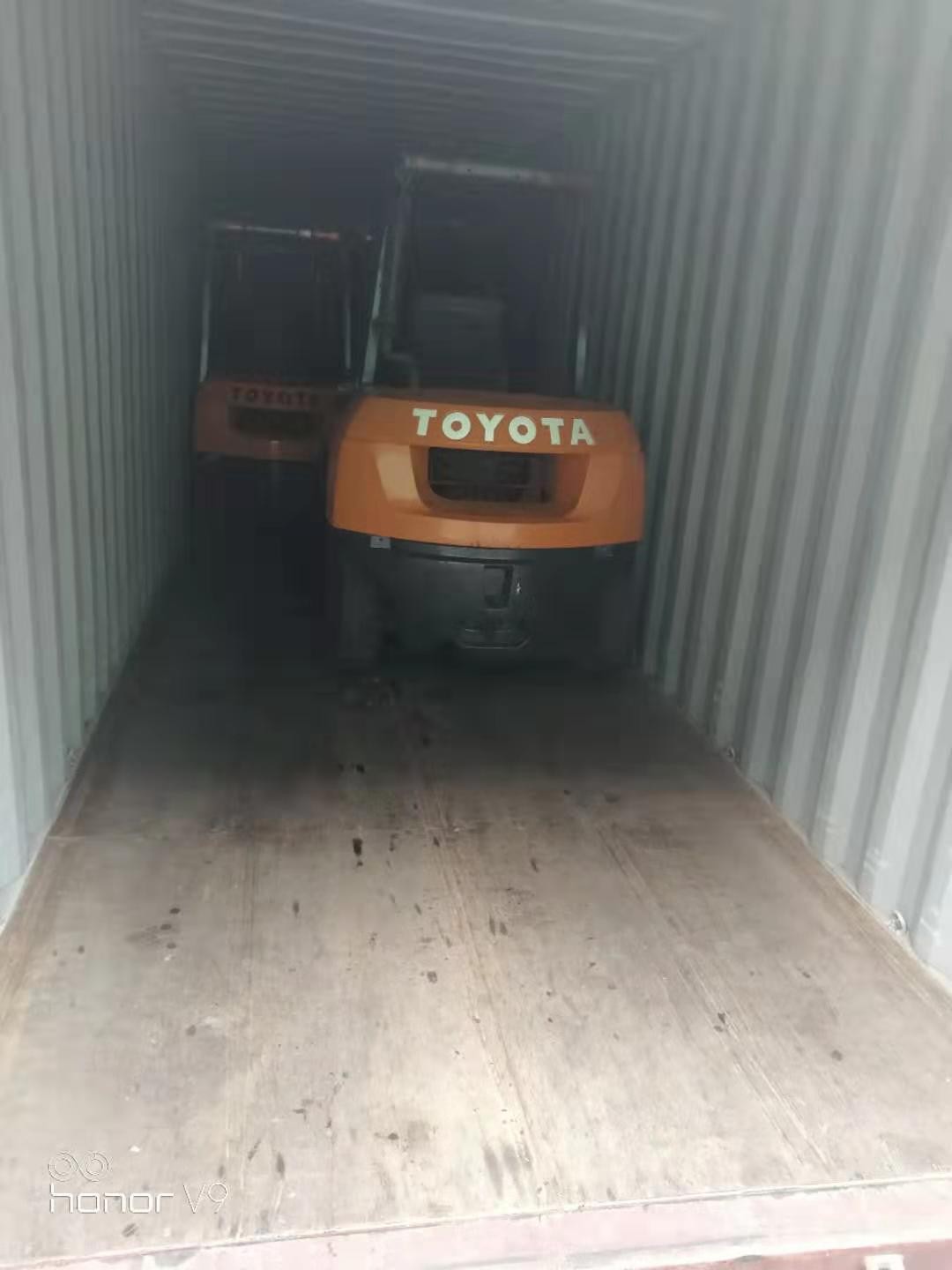 1551152060360280.jpg 叉車裝柜4.jpg