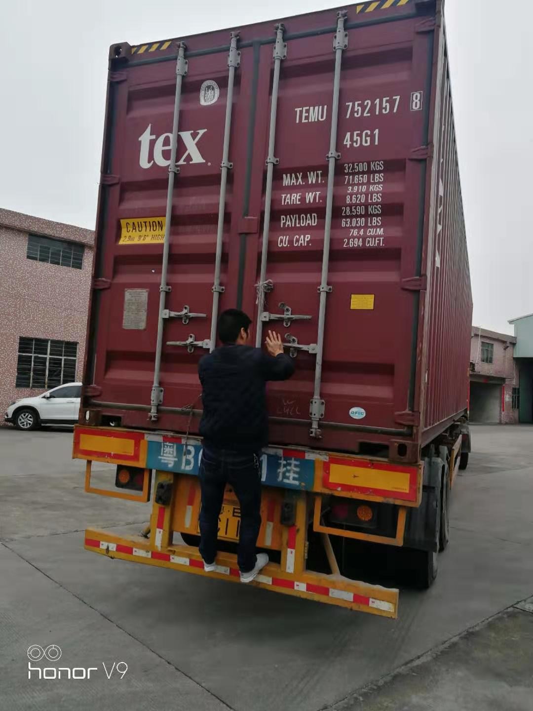 1551152078644681.jpg 叉車裝柜2.jpg